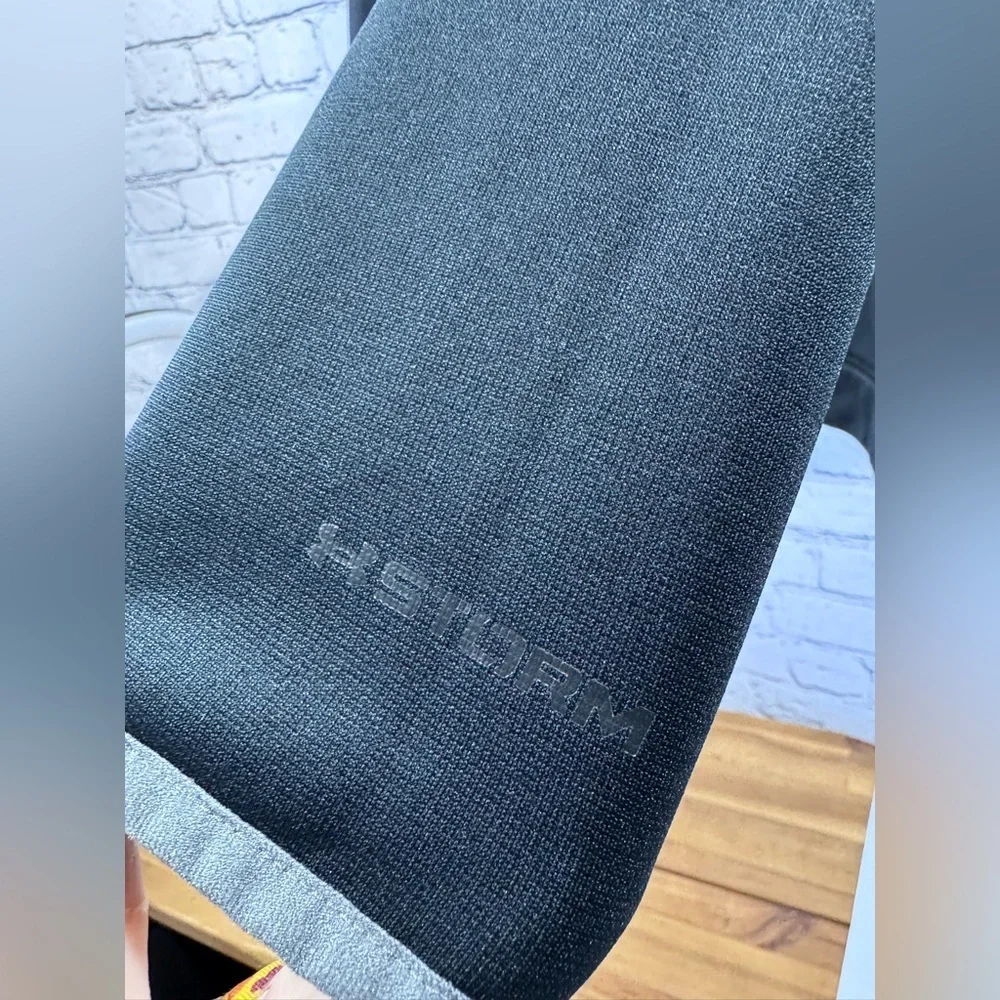 Under Armour YXL Black Hoodie